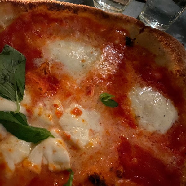 10/20/2019 tarihinde Rick C.ziyaretçi tarafından Pizza East'de çekilen fotoğraf