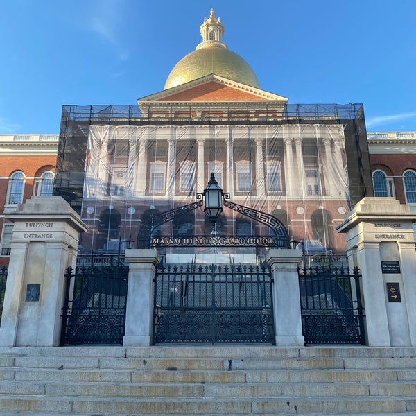 Foto diambil di Massachusetts State House oleh Rick C. pada 10/12/2021