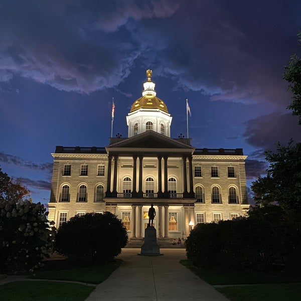 รูปภาพถ่ายที่ New Hampshire State House โดย Rick C. เมื่อ 10/12/2021