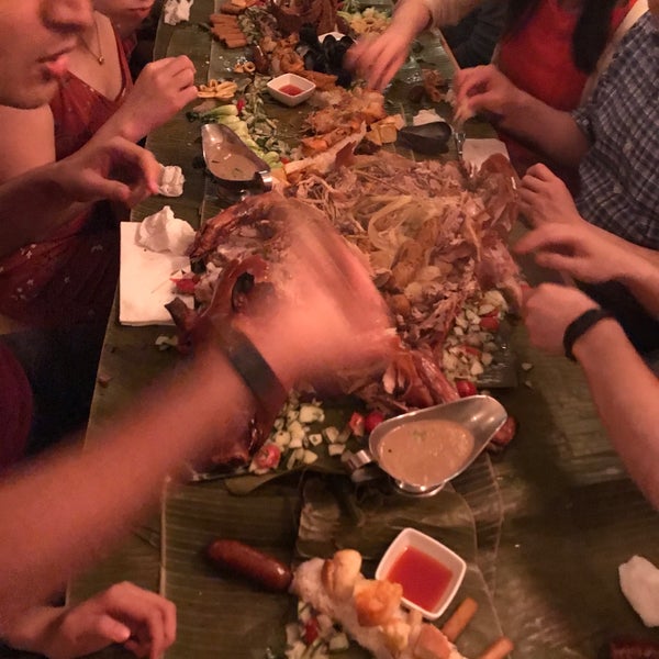 Das Foto wurde bei Jeepney Filipino Gastropub von Liana L. am 5/19/2018 aufgenommen