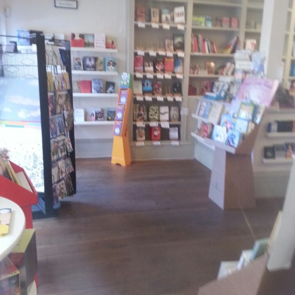 Foto diambil di Diesel, A Bookstore oleh ShoppingandInfo M. pada 3/14/2013
