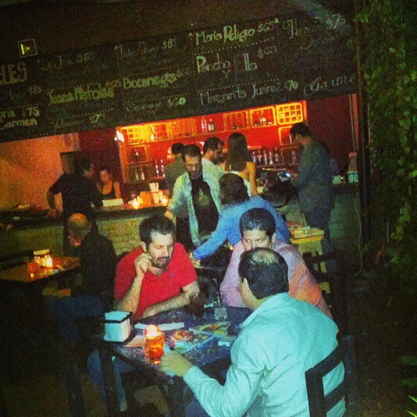 7/13/2013 tarihinde UrBeatziyaretçi tarafından Carmen Cantina'de çekilen fotoğraf