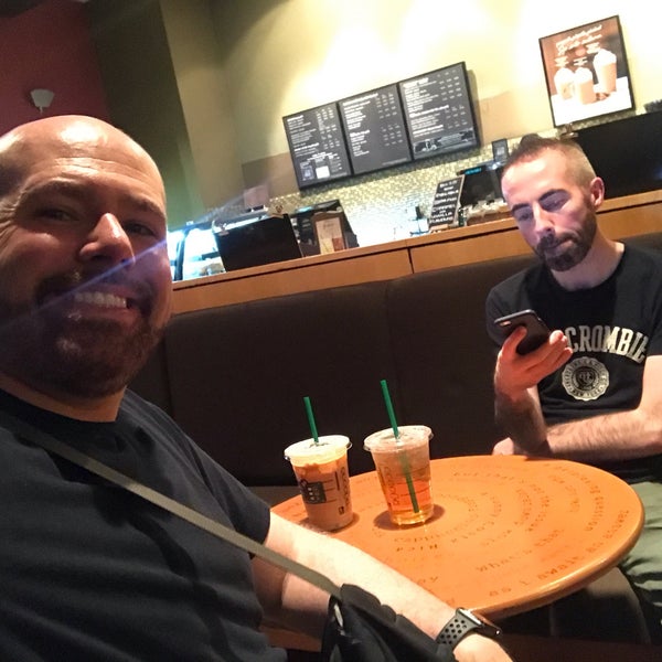 9/23/2018 tarihinde Patrick M.ziyaretçi tarafından Starbucks'de çekilen fotoğraf