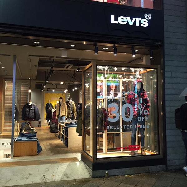 Photos At Levi S Store Clothing Store In 西新宿