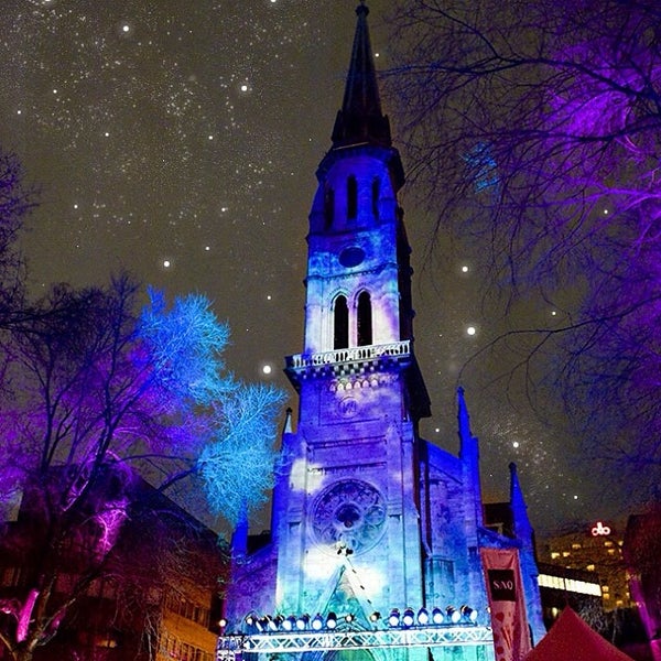 รูปภาพถ่ายที่ UQAM | Université du Québec à Montréal โดย UQAM เมื่อ 12/20/2013