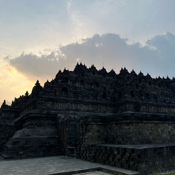 Снимок сделан в Candi Borobudur (Borobudur Temple) пользователем Pei L. 6/2/2023