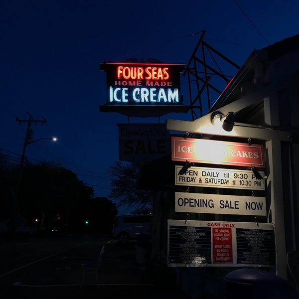 Photo taken at Four Seas Ice Cream by Jenn S. on 5/21/2017