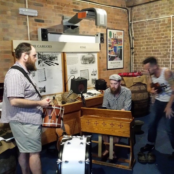 Foto diambil di London Canal Museum oleh Martin S pada 7/28/2014