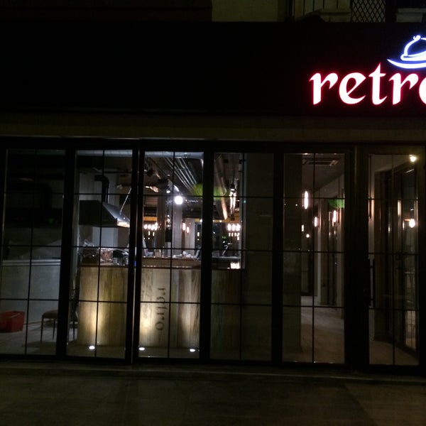 รูปภาพถ่ายที่ Retro Cuinne โดย Ertuğrul G. เมื่อ 7/4/2015