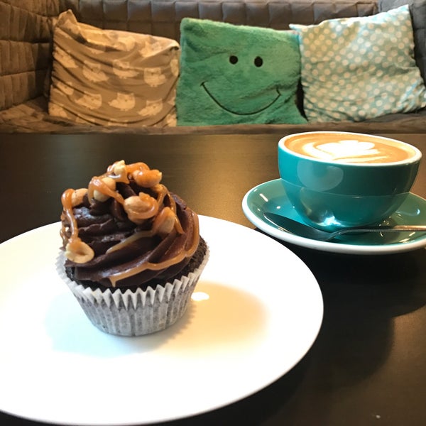 Coffee and cupcakes are amazing ❤️