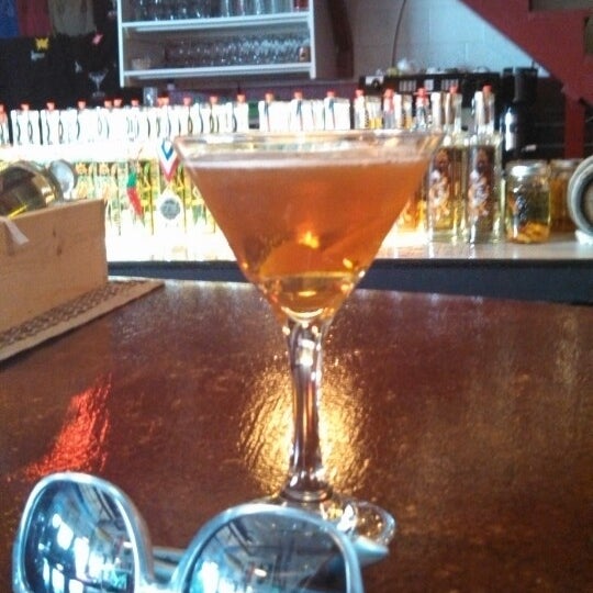 Foto tirada no(a) Syntax Spirits Distillery and Tasting Bar por Mayor H. em 5/2/2014