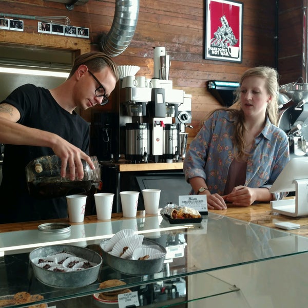 9/24/2016 tarihinde Mayor H.ziyaretçi tarafından Bindle Coffee'de çekilen fotoğraf