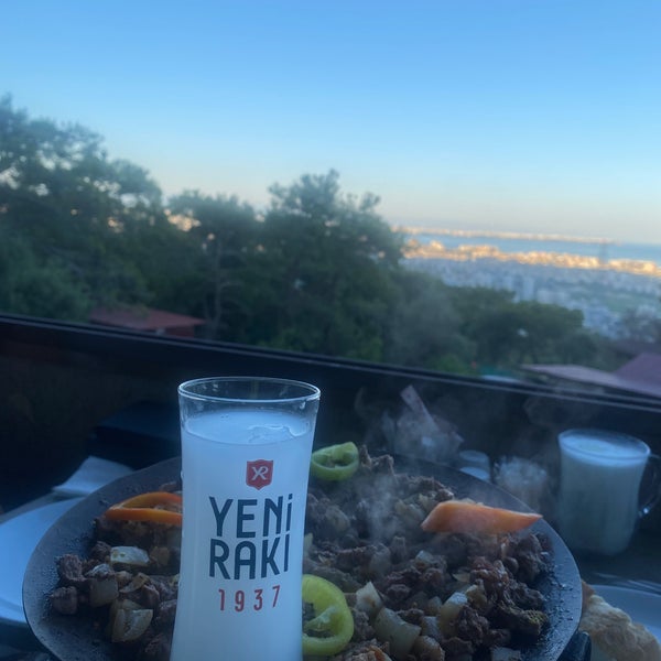 รูปภาพถ่ายที่ Meşelik Et &amp; Balık Restaurant โดย EmreeO7 เมื่อ 7/3/2022