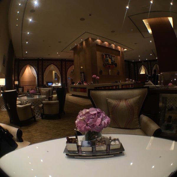 2/18/2016에 Muna B.님이 Karat Lobby Lounge에서 찍은 사진