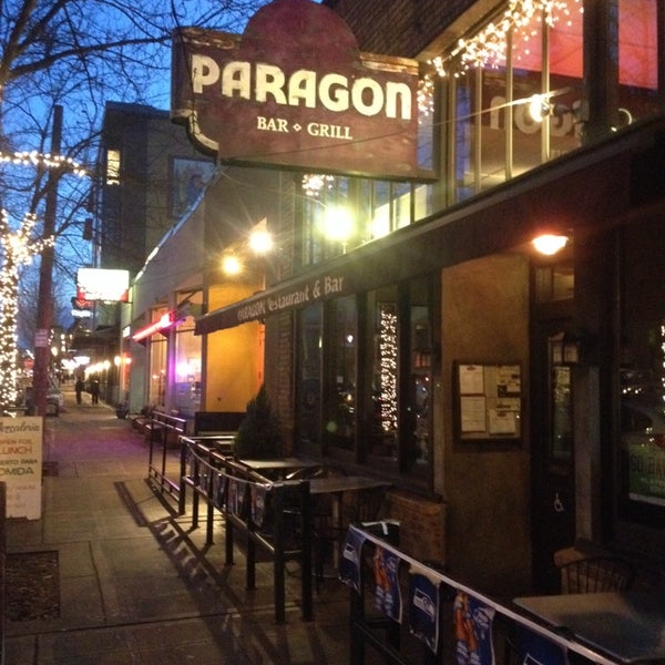 Foto scattata a Paragon Restaurant &amp; Bar da Sarah B. il 2/2/2014