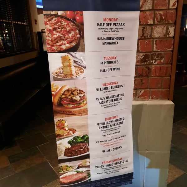 Foto scattata a BJ&#39;s Restaurant &amp; Brewhouse da Caramels&#39; D. il 2/21/2023