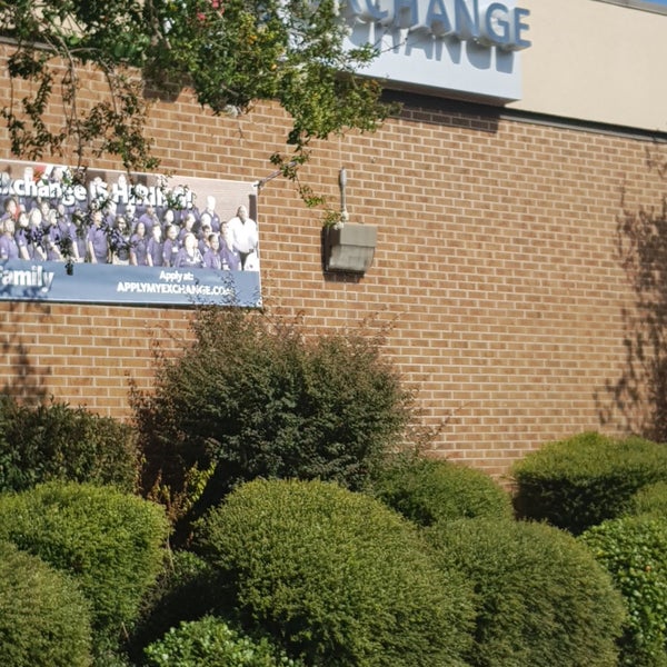 base exchange moody afb