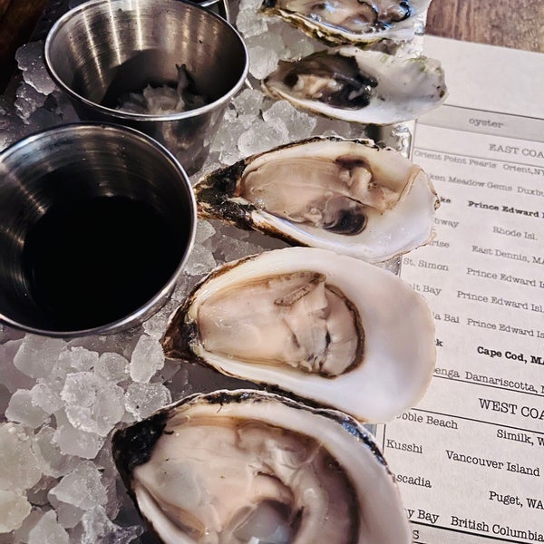 Foto scattata a Upstate Craft Beer and Oyster Bar da Leslie F. il 7/3/2021