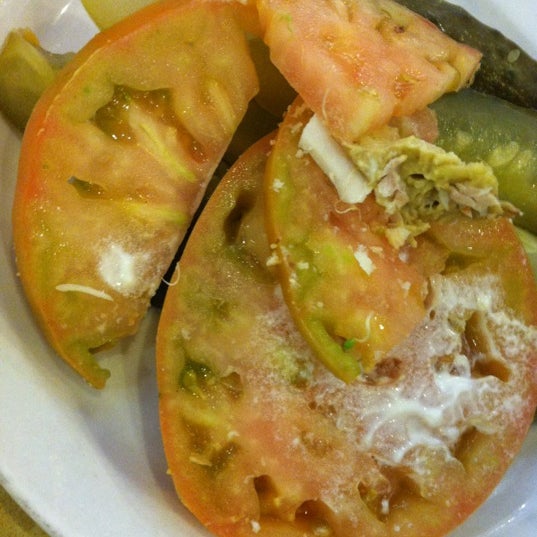 Снимок сделан в Pickles-Deli &amp; Restaurant пользователем Megan H. 9/30/2012