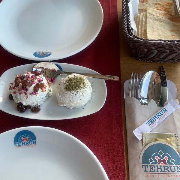 Foto tirada no(a) Tehrun İran Mutfağı por Hamed em 6/2/2019