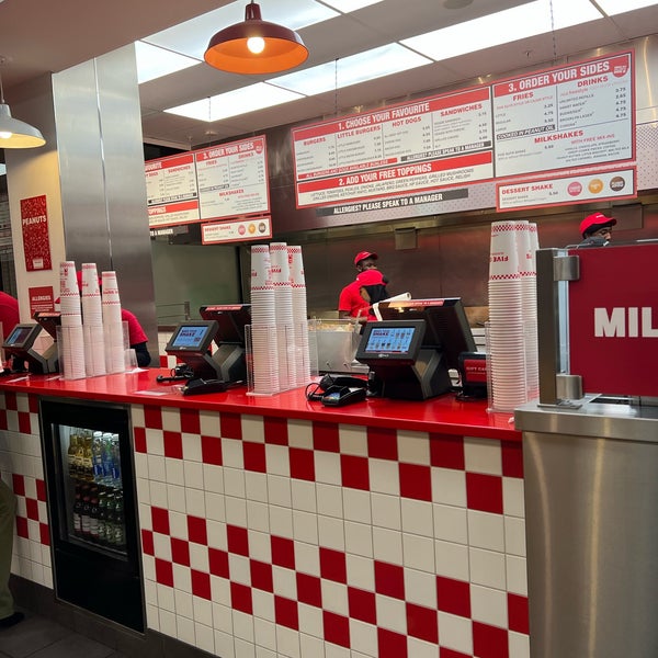 Photo taken at Five Guys by Geesun h. on 3/12/2022