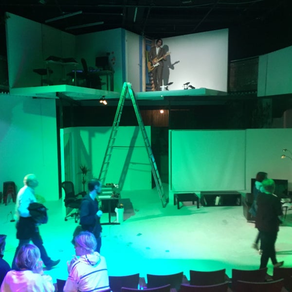 Die Aufführung “Digitalis Trojana” ist auf allen Ebenen modernen Theaters absolut sehenswert!