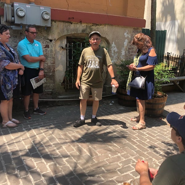 Foto scattata a Sorrel Weed House - Haunted Ghost Tours in Savannah da Anect R. il 6/3/2019