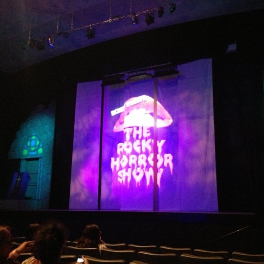 Foto tomada en Woodlawn Theatre  por Daniel R. el 10/13/2012