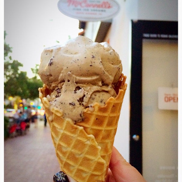 6/21/2015 tarihinde Sarah C.ziyaretçi tarafından Mission Street Ice Cream and Yogurt - Featuring McConnell&#39;s Fine Ice Creams'de çekilen fotoğraf