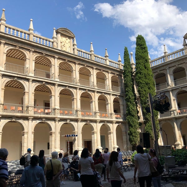 Foto diambil di Universidad de Alcalá oleh Abhinav G. pada 6/30/2018