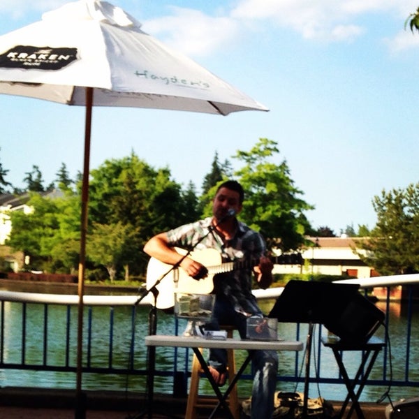 7/3/2014にSarah S.がHayden&#39;s Lakefront Grillで撮った写真