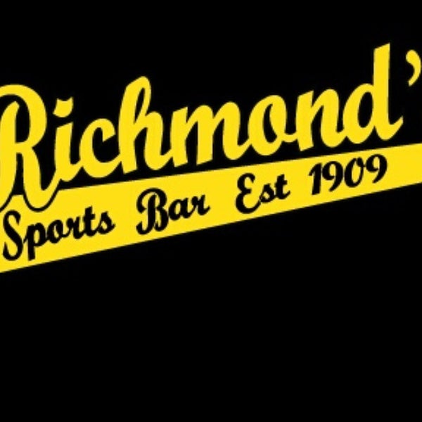 8/18/2015에 Richmond&#39;s S.님이 Richmond&#39;s Sports Bar에서 찍은 사진