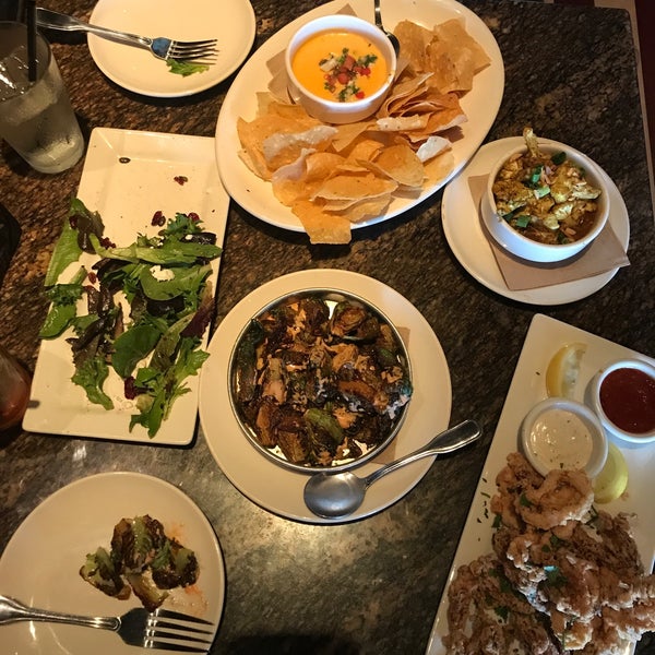 Photo taken at BJ&#39;s Restaurant &amp; Brewhouse by Charleen M. on 6/24/2017