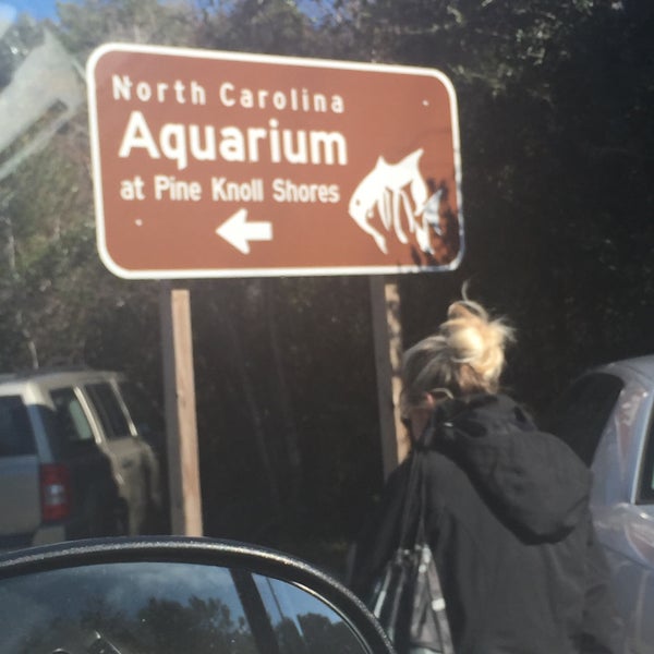 Foto diambil di North Carolina Aquarium at Pine Knoll Shores oleh Helen-Alanisha B. pada 1/18/2016