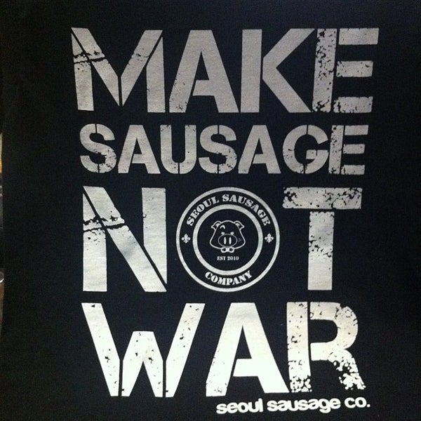 Снимок сделан в Seoul Sausage Company пользователем Shannon H. 12/5/2012