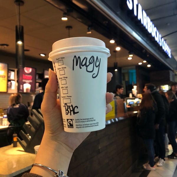 รูปภาพถ่ายที่ Starbucks โดย Maprngg🚧 เมื่อ 2/9/2019