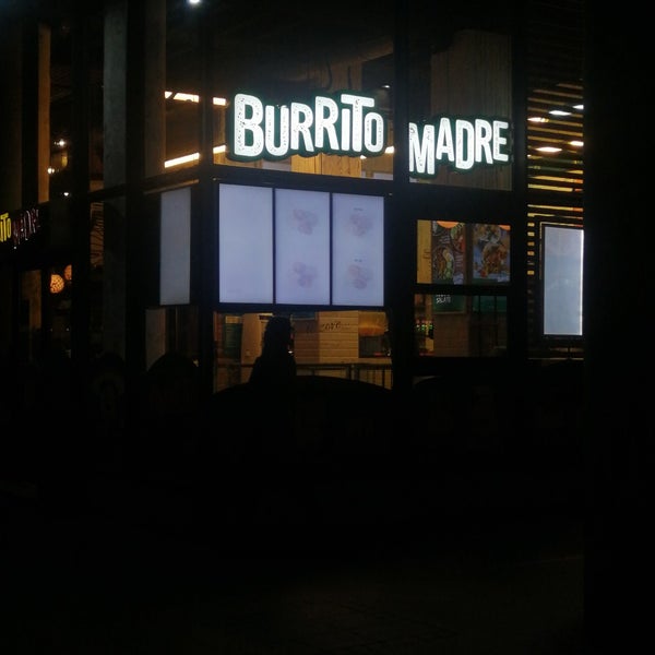 รูปภาพถ่ายที่ Burrito Madre โดย Vlada B. เมื่อ 12/27/2023