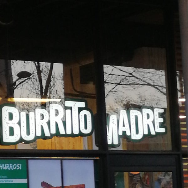 Foto diambil di Burrito Madre oleh Vlada B. pada 3/3/2024