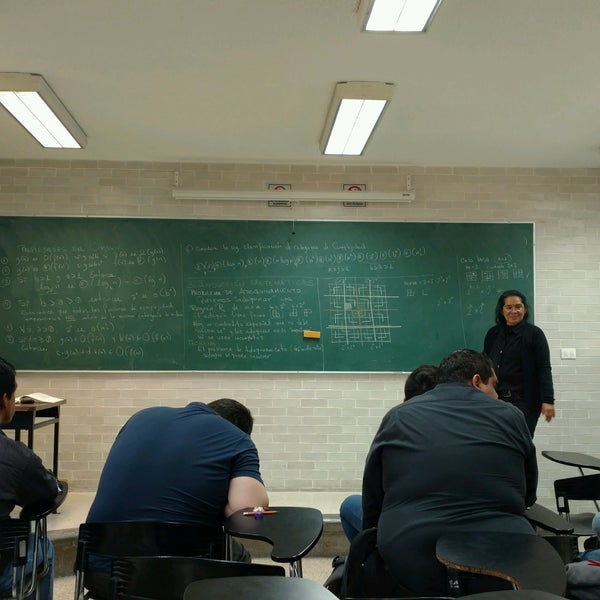 Снимок сделан в Facultad de Ciencias, UNAM пользователем Jordi S. 2/14/2017