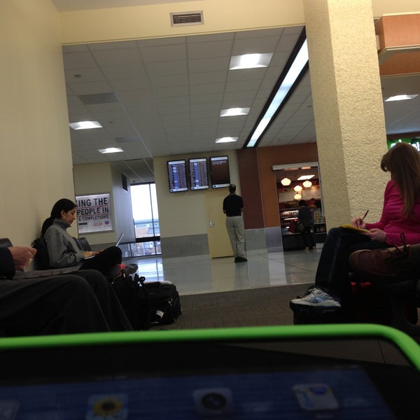 Foto tomada en Aeropuerto internacional de Nueva Orleans Louis Armstrong (MSY)  por Scott K. el 4/11/2013