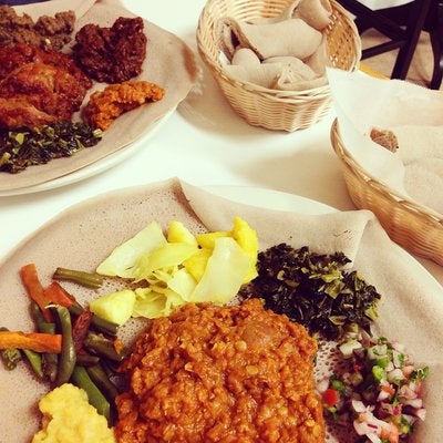 Снимок сделан в Hawwi Ethiopian Restaurant пользователем Hawwi Ethiopian Restaurant 4/28/2015