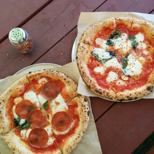 Perfect margherita wood fired pizza!