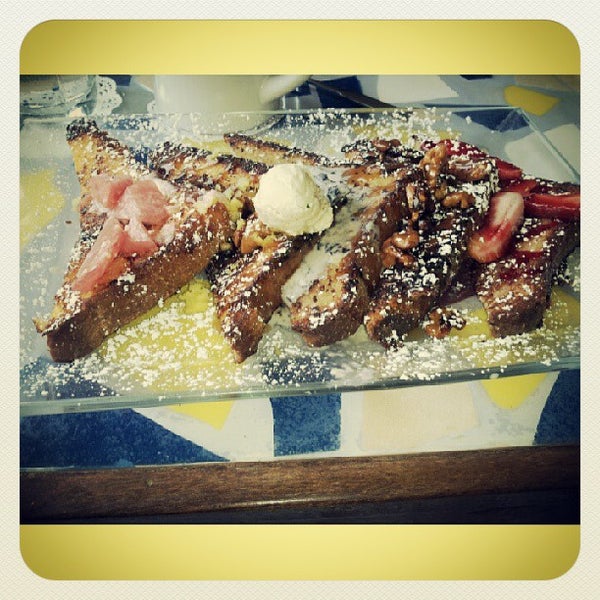 Batter & Berries Breakfast Spot in North Side