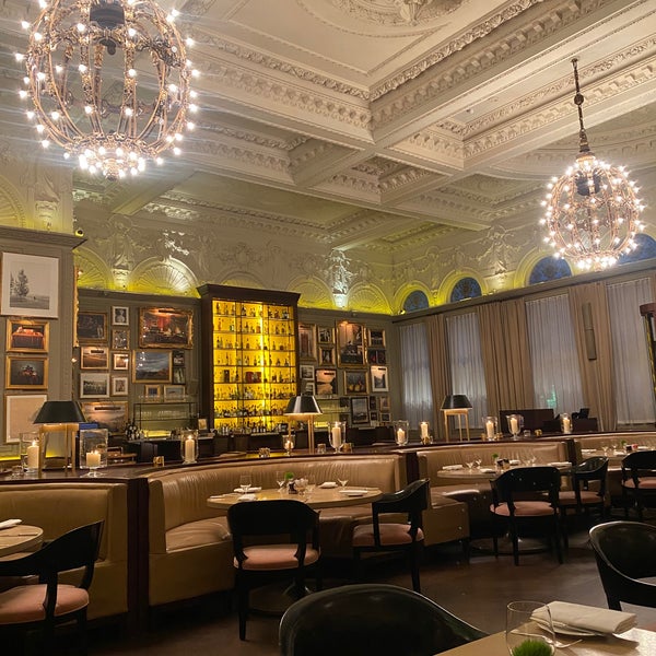 Photo taken at Berners Tavern by Laura W. on 10/16/2022