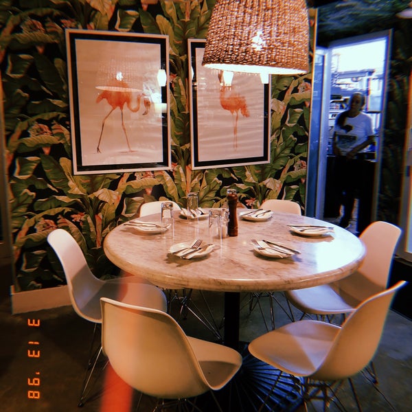 Foto diambil di Morgan&#39;s Restaurant oleh S A. pada 3/14/2019