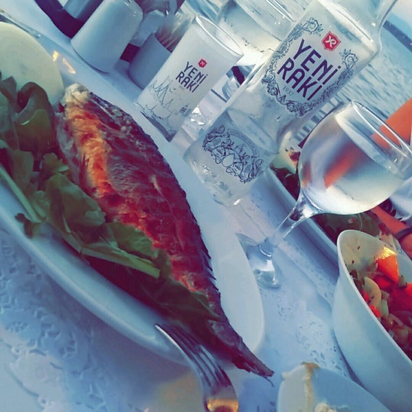 Снимок сделан в Lüküs Kamara Restaurant пользователем Mehmet Ö. 8/30/2016