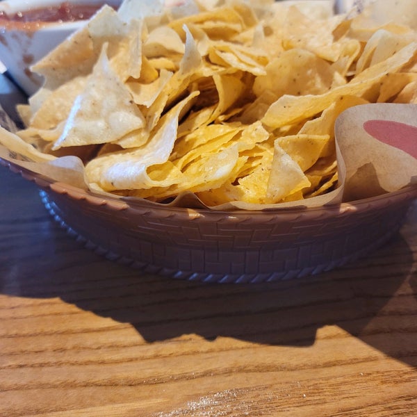 Photo taken at Chili&#39;s Grill &amp; Bar by Kristina Y. on 12/18/2021