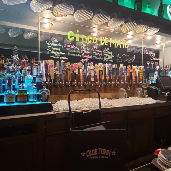 Photo prise au Olde Town Tavern &amp; Grill par Kristina Y. le4/28/2019