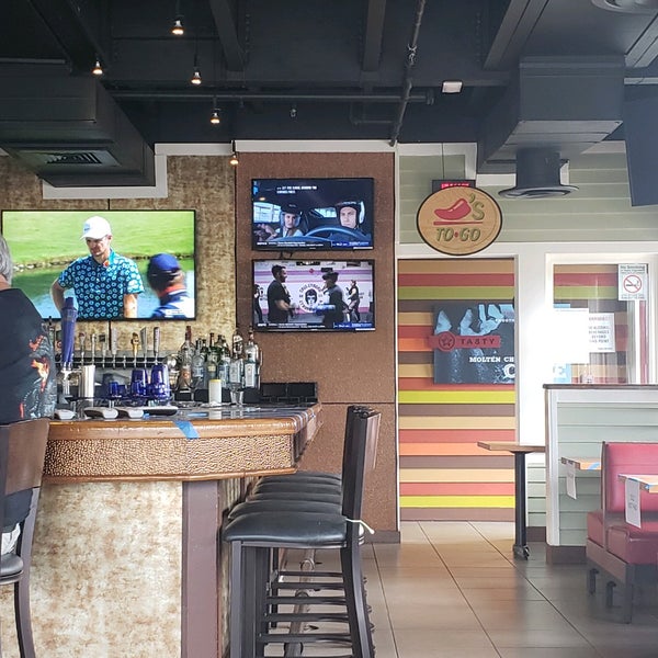 Photo taken at Chili&#39;s Grill &amp; Bar by Kristina Y. on 6/13/2020