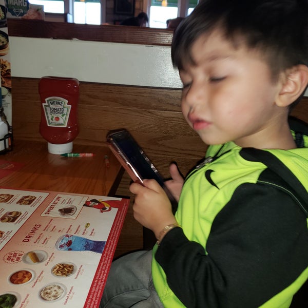 Photo taken at Chili&#39;s Grill &amp; Bar by Kristina Y. on 4/13/2019